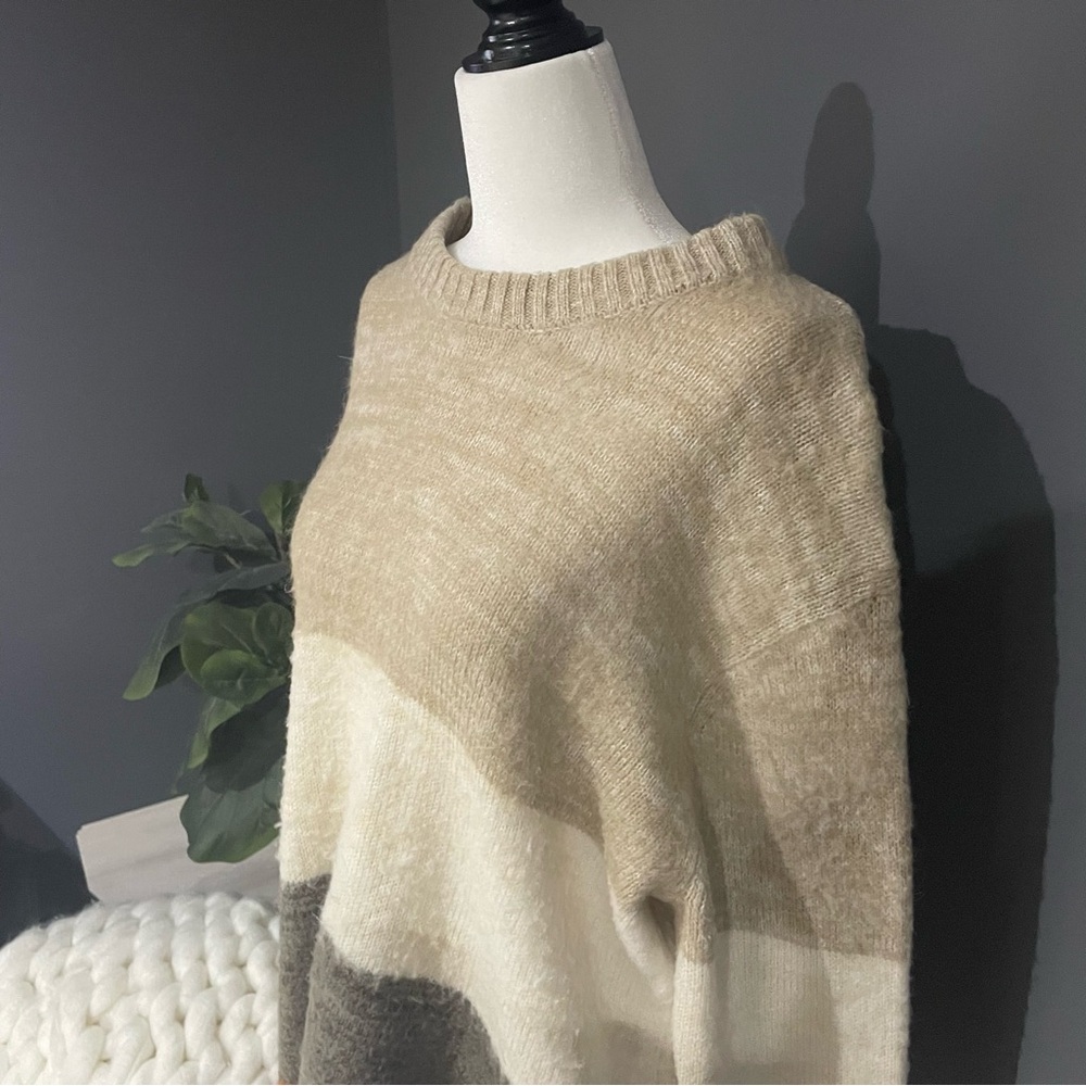Universal Thread - Target - Colourblock Crew Neck Sweater/Tunic - Picture 2 of 3
